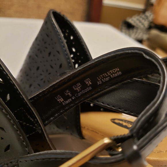 Dr. Scholl's Chunky Heel Sandals - Picture 5 of 11